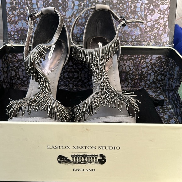 Leon Max samba silver new in box. - Picture 3 of 5